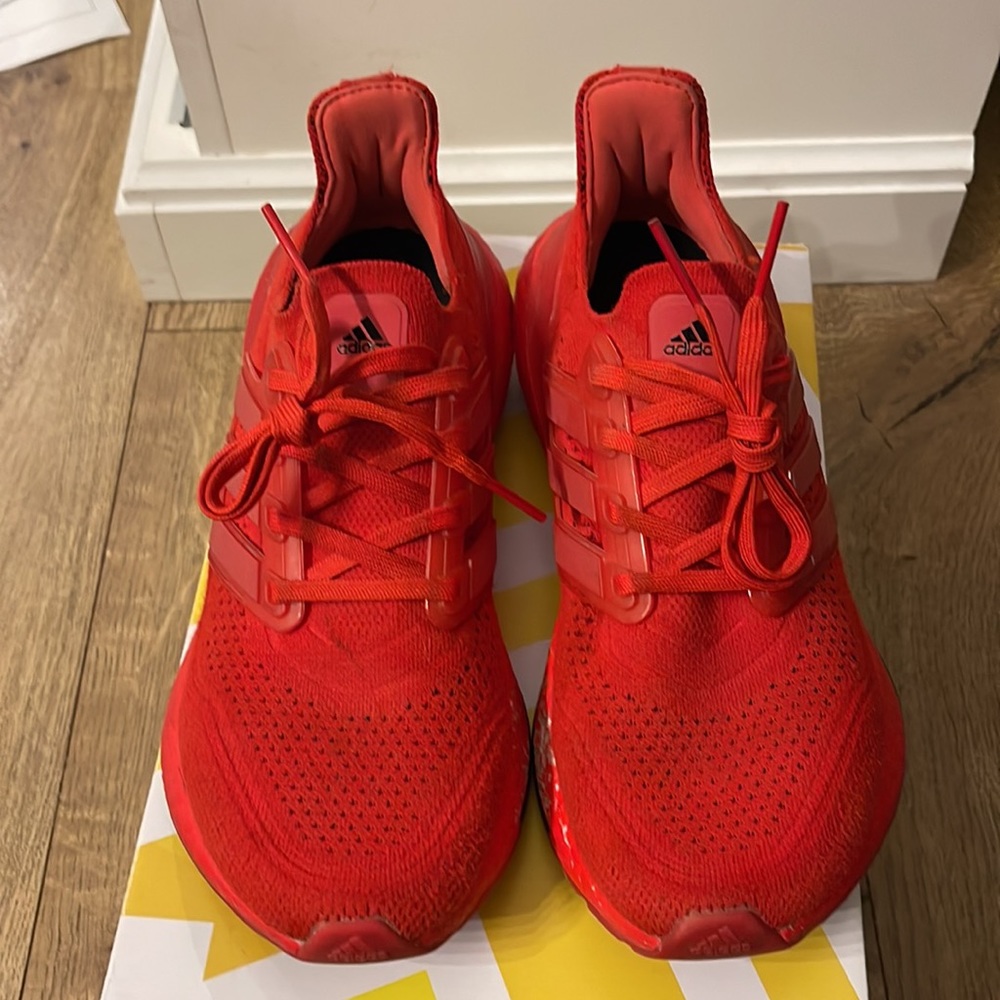 Adidas Ultraboost Sz 5.5y - Picture 2 of 7